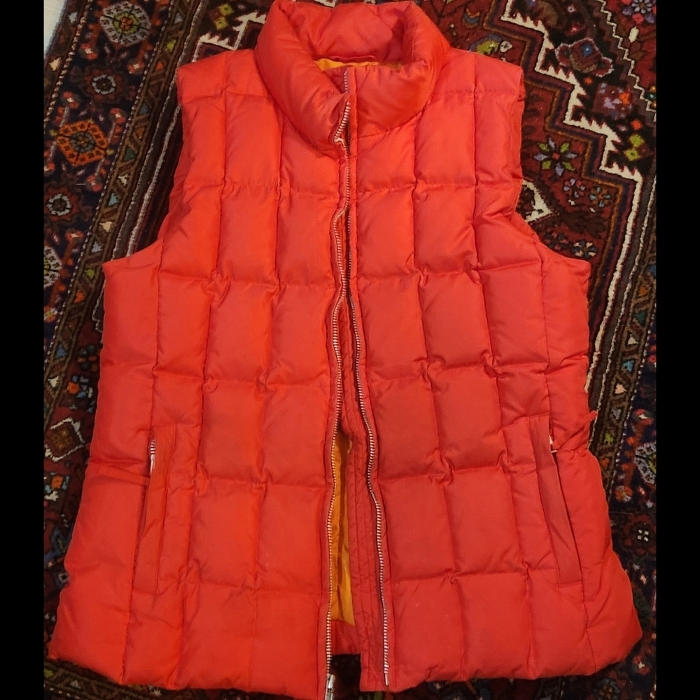 GAP Women's Quilted Puffer Vest Med - Red